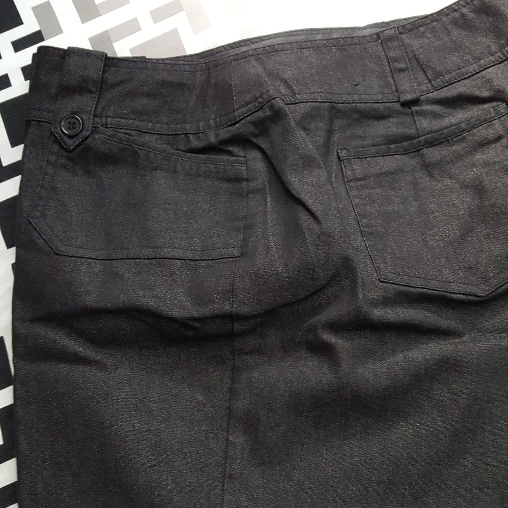 Soho Apparel LTD size 12 light denim Capri